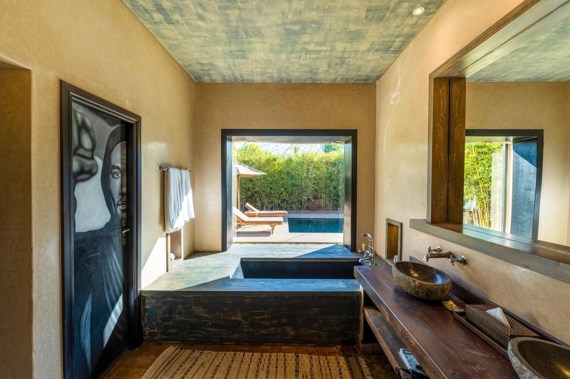 Signature Suite with Private pool