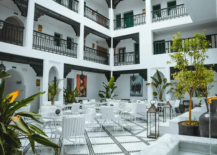 Luxury hotel only: 555 Hotel Clubbing Adults Only